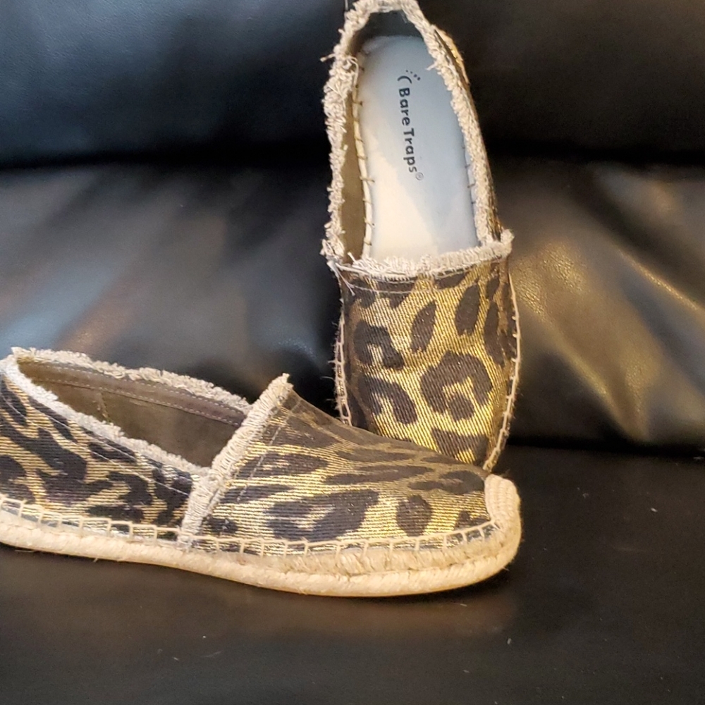 Super cute Espadrille slips ons! So comfy!! - Picture 3 of 4
